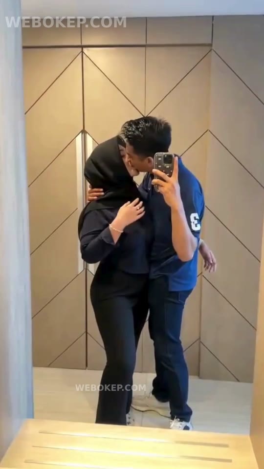 MASULA INDAH MAIN DI TOILET